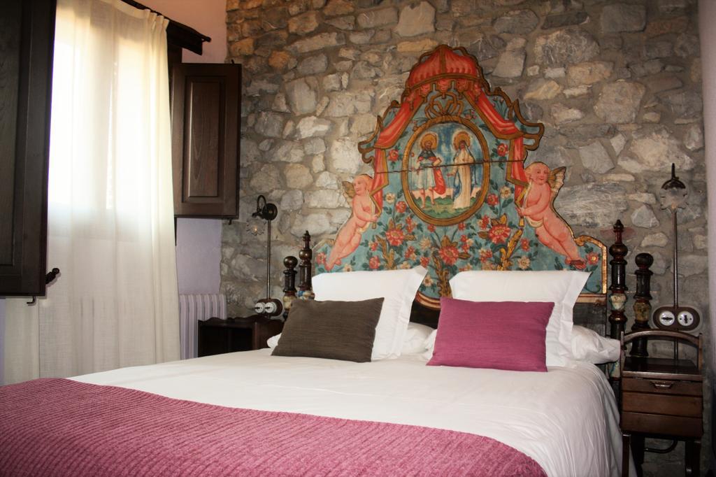 Farm stay Mas Pineda Oix